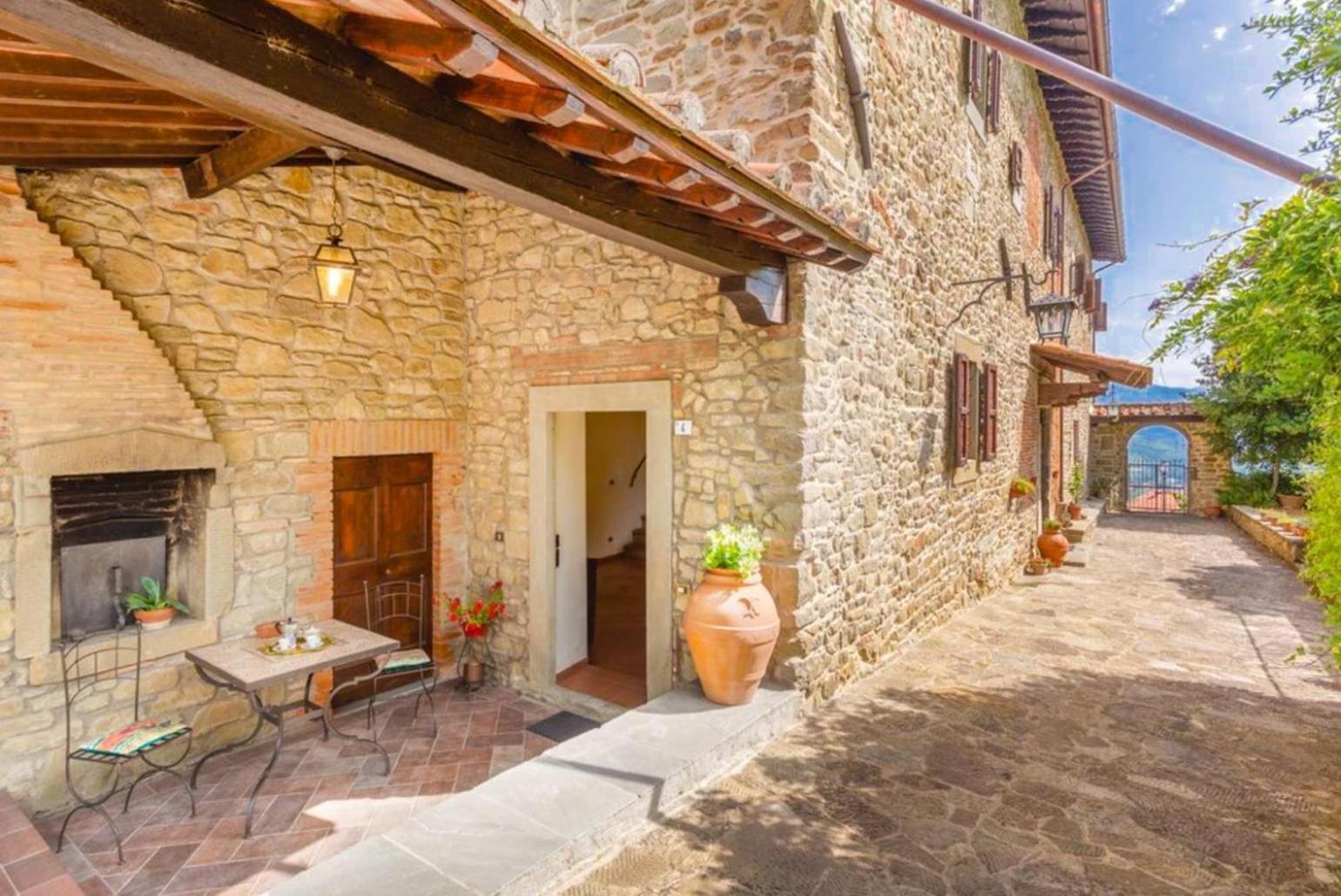 Villa Il Castello Ortignano Raggiolo Exterior photo